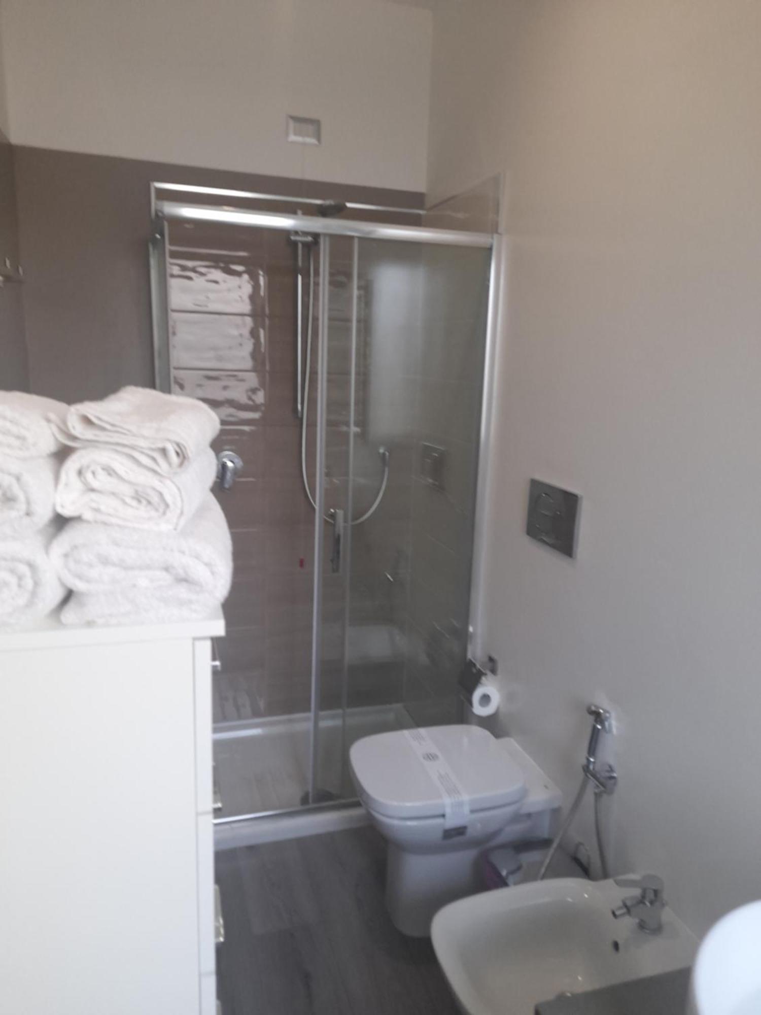 White House & B. Hotel Sinnai Bagian luar foto
